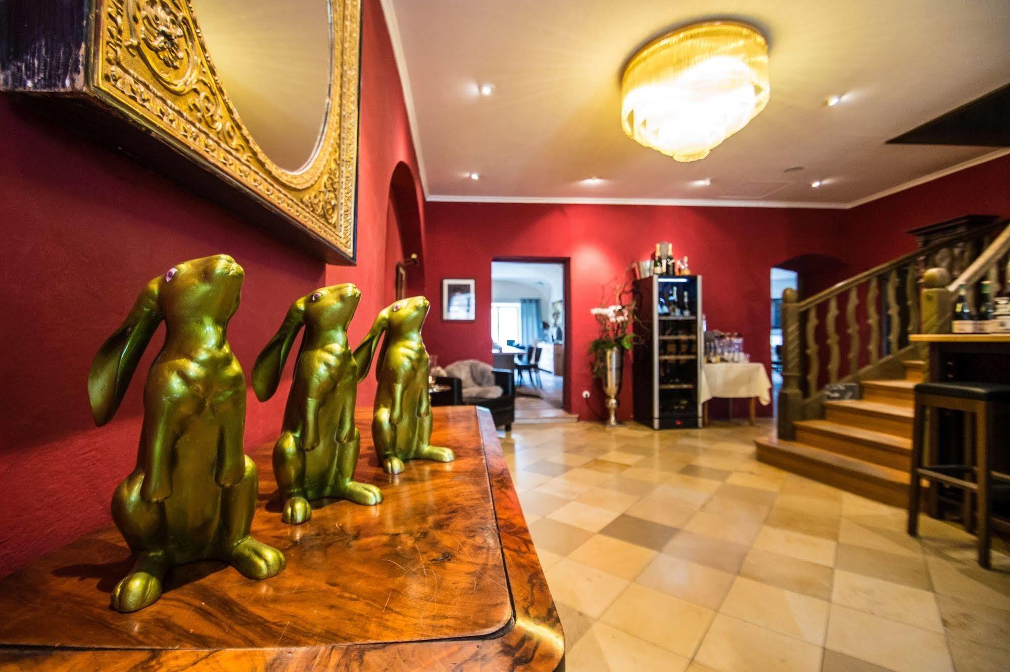 Hotel Schloss Neuburg - Hoftaferne 뉴버그엠인 외부 사진