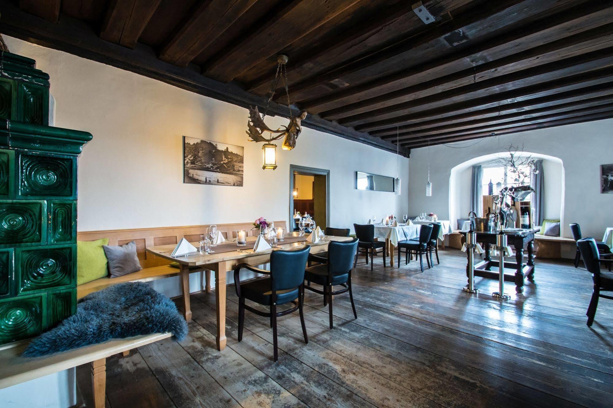 Hotel Schloss Neuburg - Hoftaferne 뉴버그엠인 외부 사진